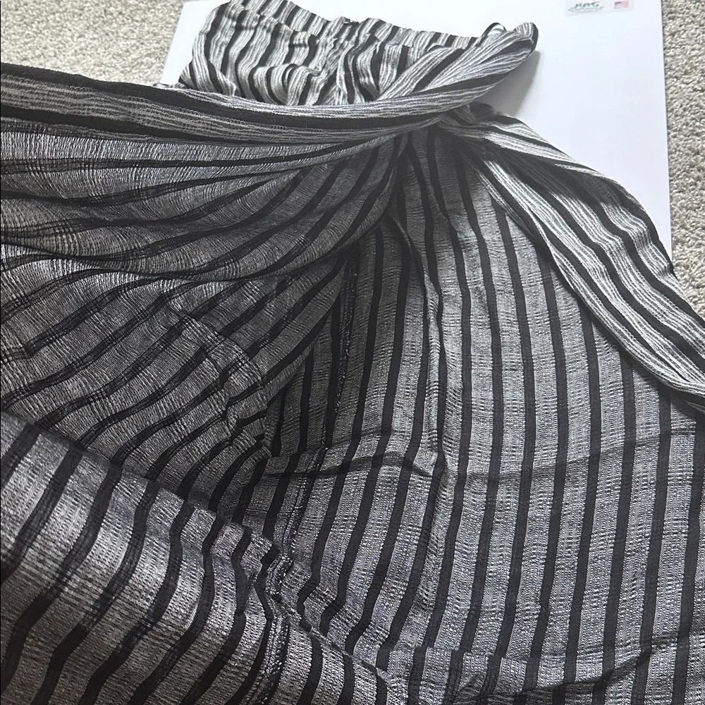 Lulus Striped Two-Piece Set - Picture 12 of 12